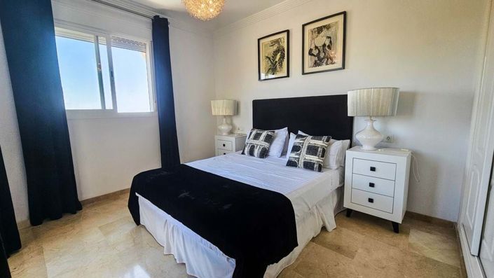 Image No.13-4 Bed Semi-Detached for sale