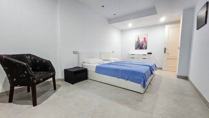 Image No.19-4 Bed Semi-Detached for sale