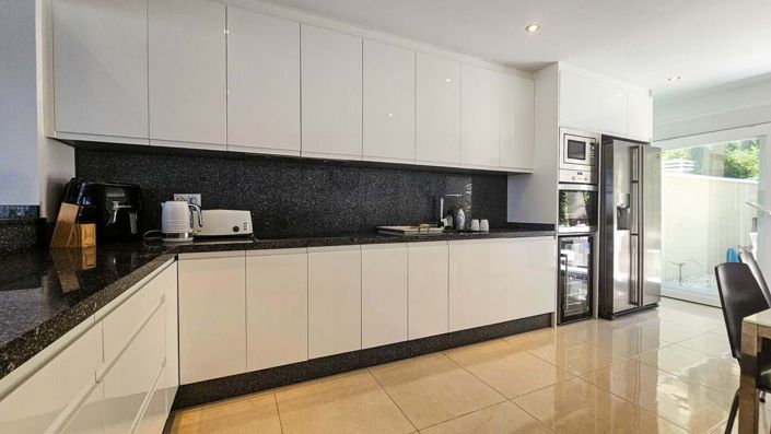 Image No.32-4 Bed Semi-Detached for sale