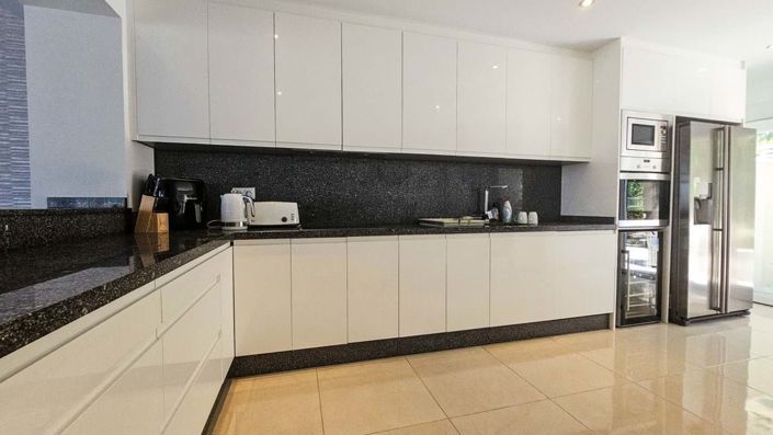 Image No.8-4 Bed Semi-Detached for sale