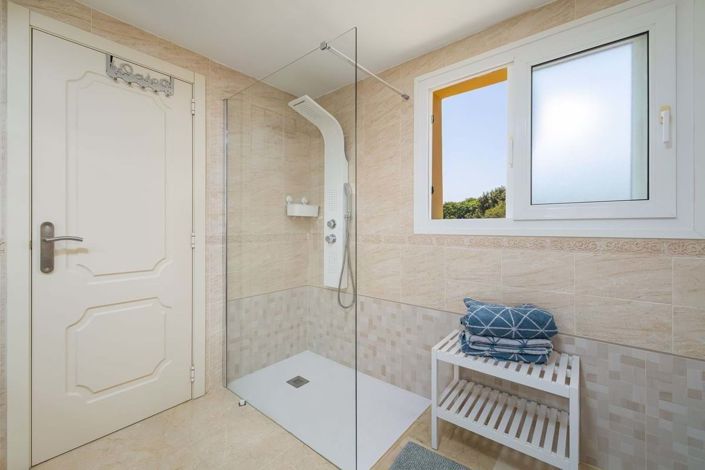 Image No.14-3 Bed Semi-Detached for sale