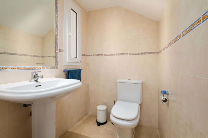 Image No.16-3 Bed Semi-Detached for sale