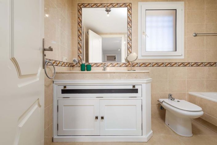 Image No.17-3 Bed Semi-Detached for sale