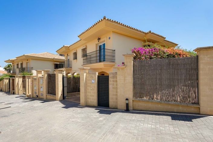 Image No.24-3 Bed Semi-Detached for sale