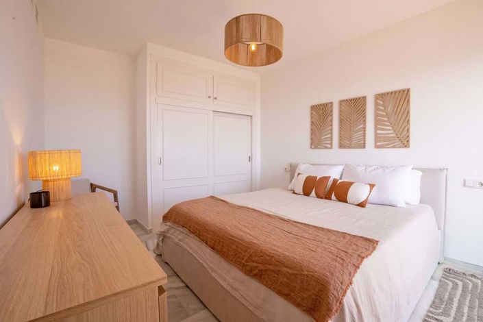 Image No.20-2 Bed Apartment for sale