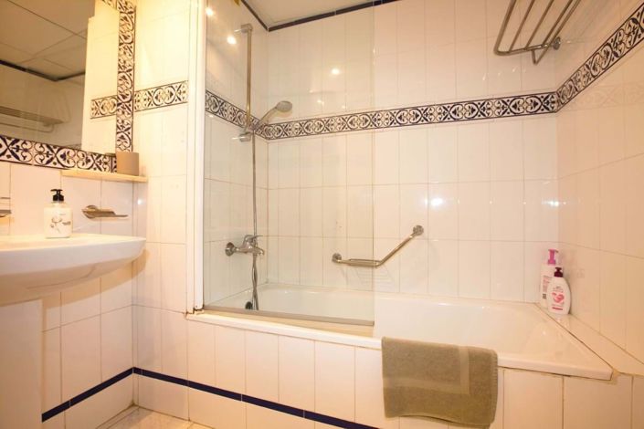 Image No.22-2 Bed Apartment for sale