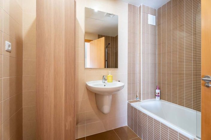 Image No.26-3 Bed Townhouse for sale