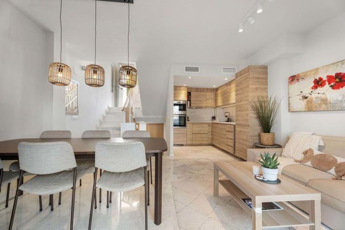 Image No.6-3 Bed Townhouse for sale