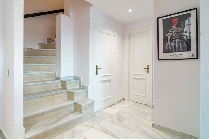 Image No.13-2 Bed Townhouse for sale