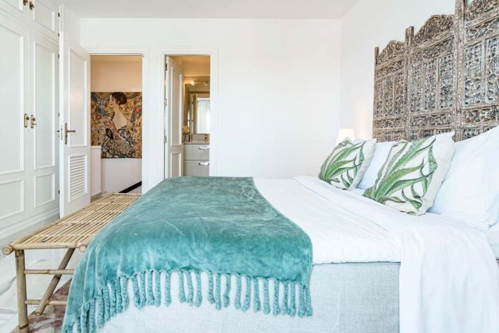 Image No.15-2 Bed Townhouse for sale