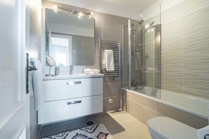 Image No.20-2 Bed Townhouse for sale