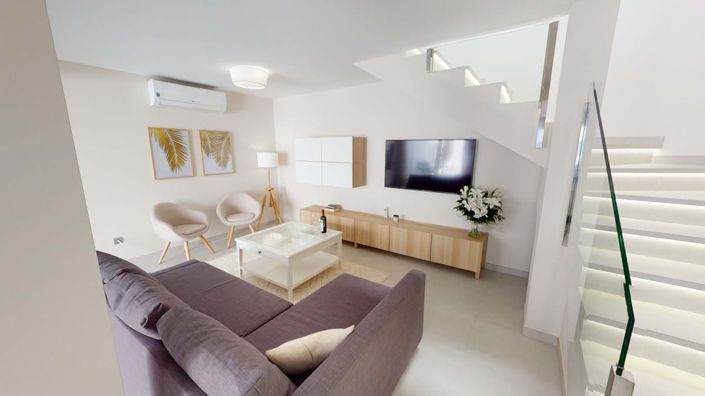 Image No.10-4 Bed Townhouse for sale