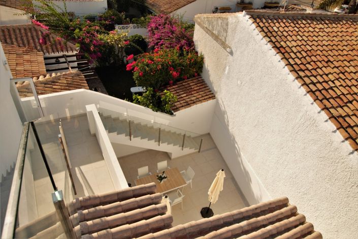 Image No.26-4 Bed Townhouse for sale