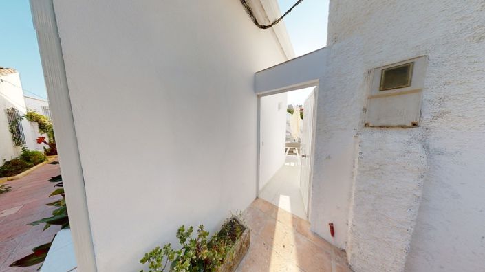 Image No.27-4 Bed Townhouse for sale