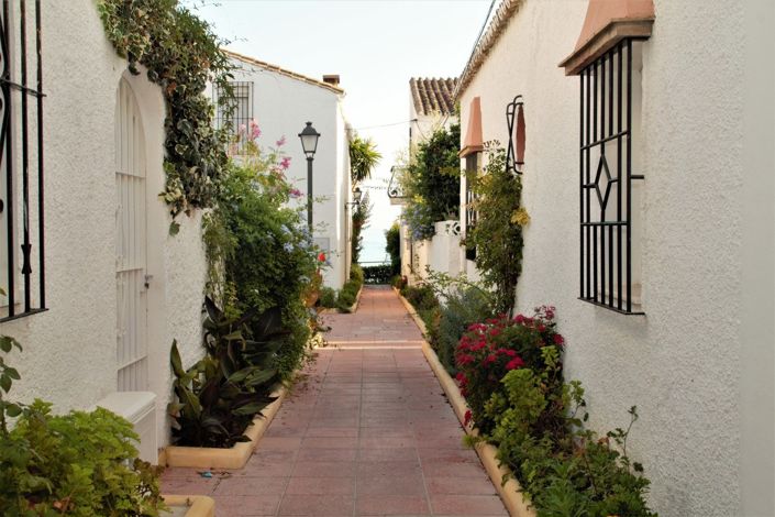 Image No.29-4 Bed Townhouse for sale