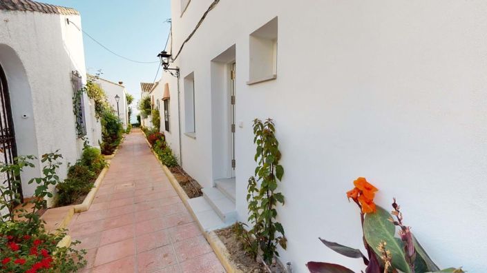 Image No.32-4 Bed Townhouse for sale