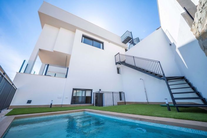 Image No.1-3 Bed Villa for sale