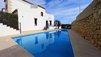 4 Bed Villa for sale