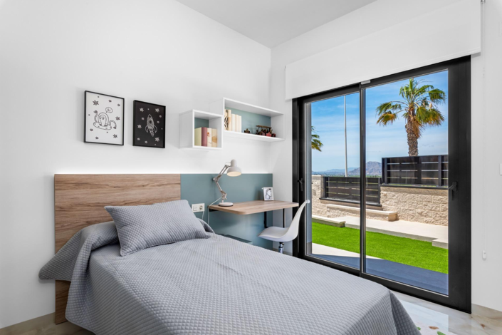 Image No.30-3 Bed Apartment for sale