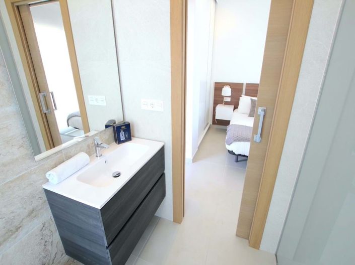 Image No.29-3 Bed Villa for sale