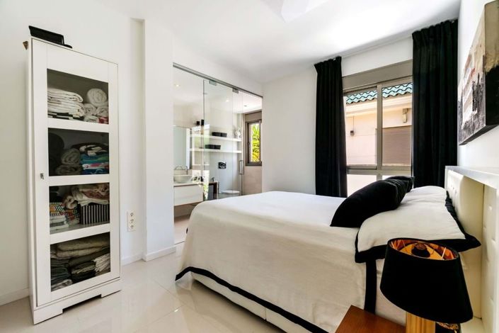 Image No.10-3 Bed Villa for sale