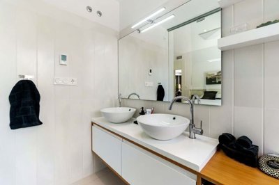 1447-638705-78d1f4f8b6655591b02d22fabb36a692d