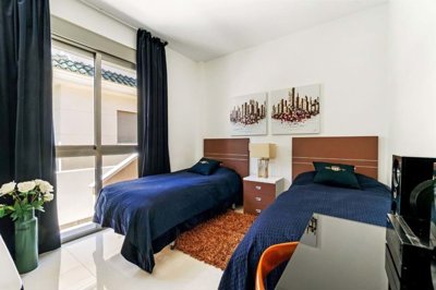 1447-638705-78d1f4f8b6655591b02d22fabb36a692d