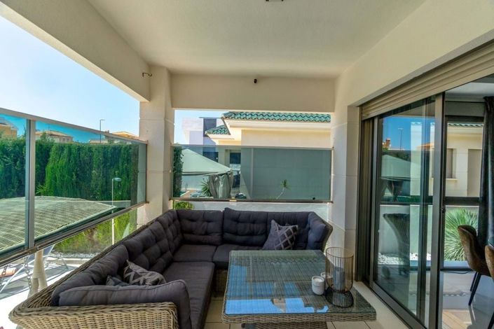 Image No.18-3 Bed Villa for sale