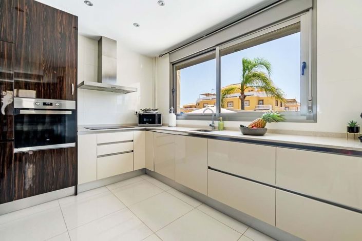 Image No.7-3 Bed Villa for sale