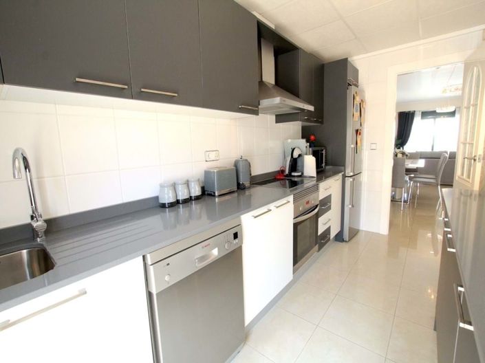 Image No.10-3 Bed Townhouse for sale