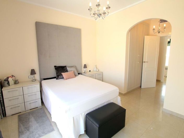 Image No.14-3 Bed Townhouse for sale