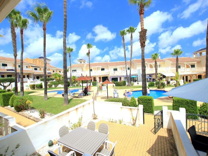 Image No.21-3 Bed Townhouse for sale