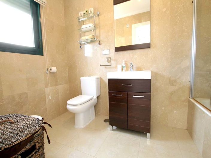 Image No.28-3 Bed Townhouse for sale