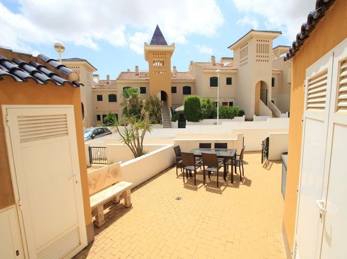 Image No.30-3 Bed Townhouse for sale