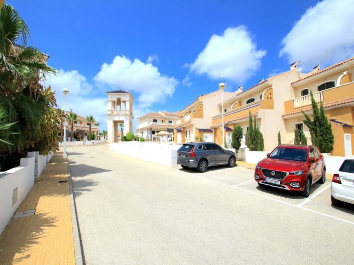 Image No.34-3 Bed Townhouse for sale