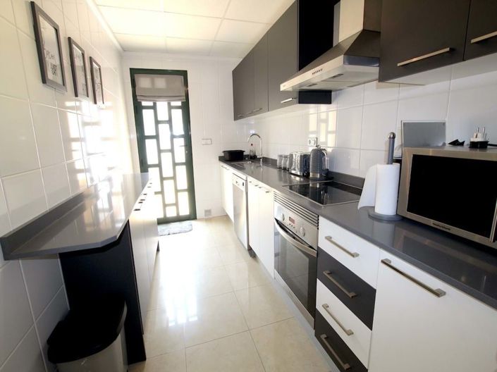 Image No.9-3 Bed Townhouse for sale