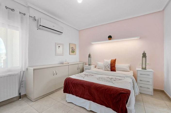 Image No.20-5 Bed Villa for sale