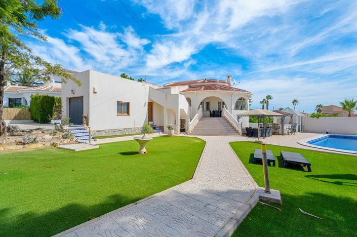 Image No.35-5 Bed Villa for sale