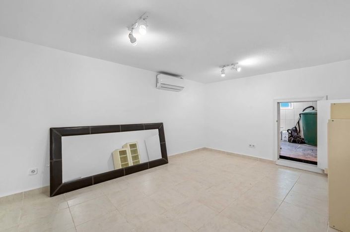 Image No.47-5 Bed Villa for sale