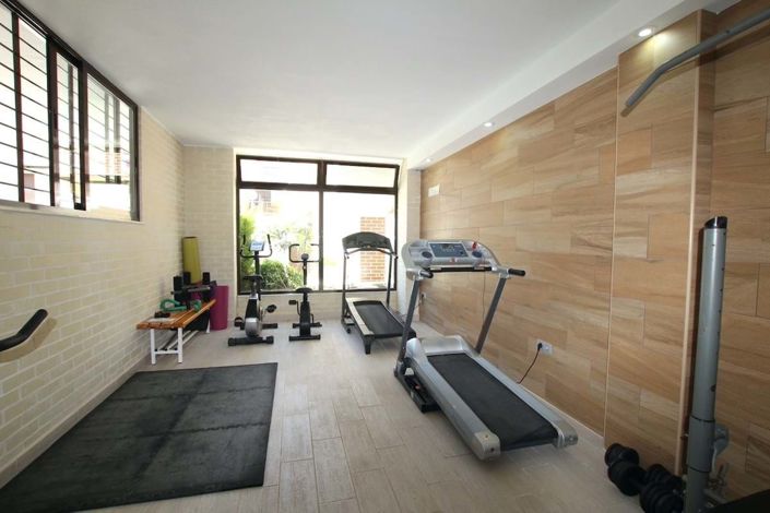 Image No.16-3 Bed Property for sale