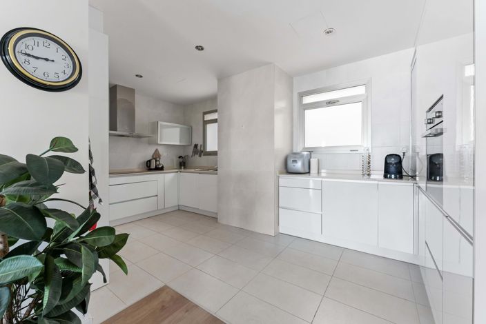 Image No.11-4 Bed Apartment for sale