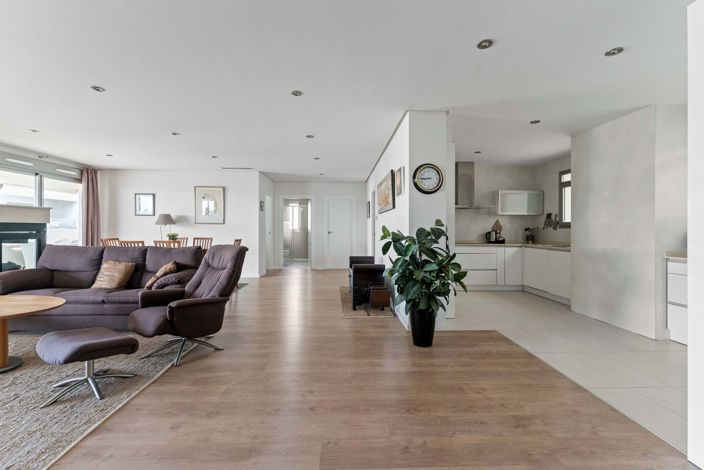 Image No.15-4 Bed Apartment for sale