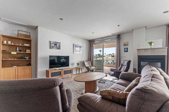 Image No.4-4 Bed Apartment for sale