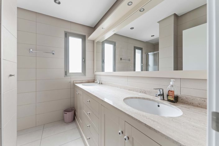 Image No.9-4 Bed Apartment for sale