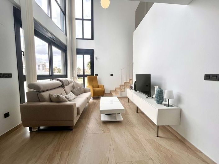 Image No.2-3 Bed Villa for sale