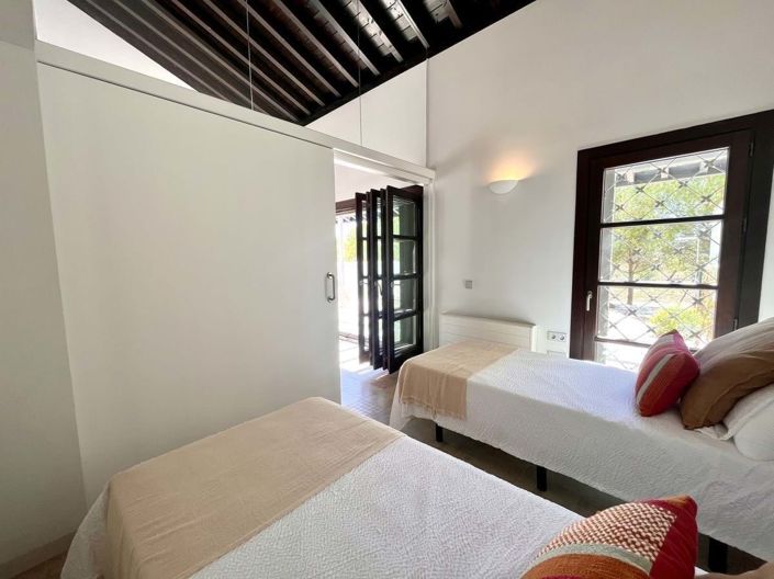 Image No.11-2 Bed Townhouse for sale