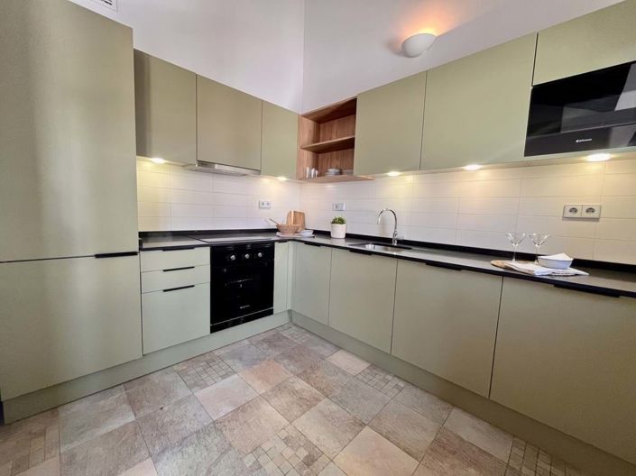 Image No.14-2 Bed Townhouse for sale