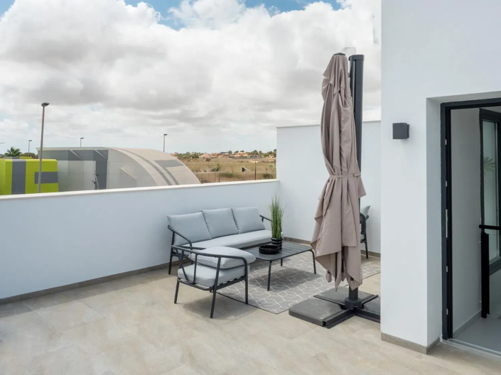 Image No.52-3 Bed Villa for sale