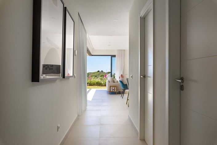 Image No.26-4 Bed Semi-Detached for sale