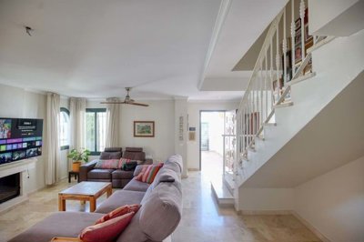 1447-639487-78d1f4f8b6655591b02d22fabb36a692d